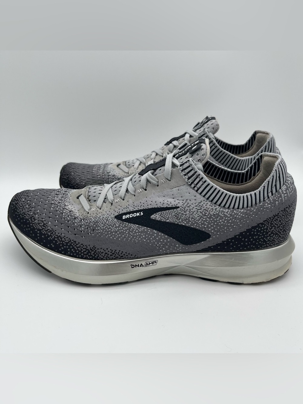 Brooks Levitate 2 Energize Neutral Woman’s Running Sneakers Multi Gray S…